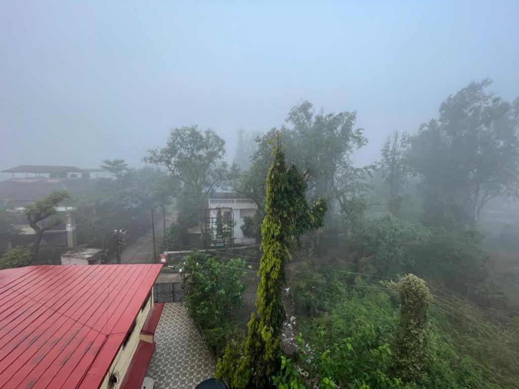 Hotel Phoenix Lonavala Luaran gambar