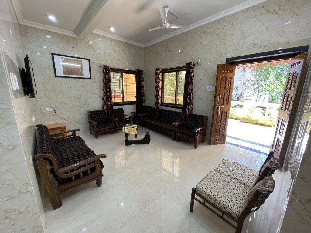 Hotel Phoenix Lonavala Luaran gambar